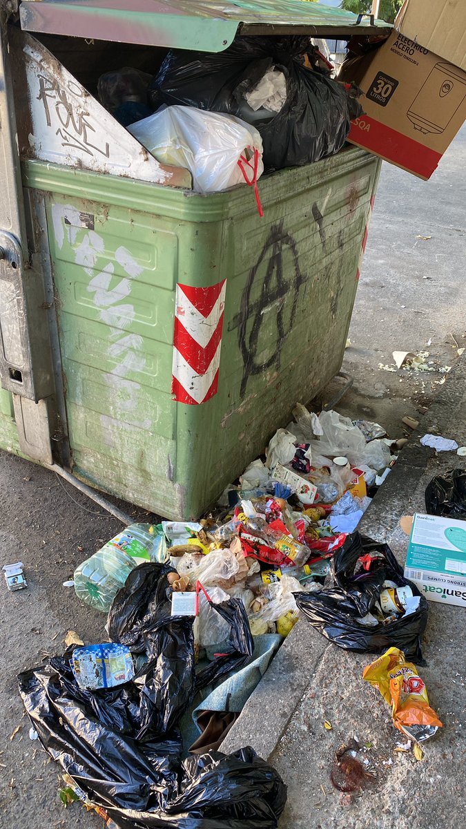 Paisaje del amanecer en montevideo… y antes que alguien lo sugiera: sí ya le mande fotito al whatsapp como todos los días 😒 <a href="/Municipiob/">Municipio B Montevideo</a> <a href="/montevideoIM/">Intendencia de MVD</a>