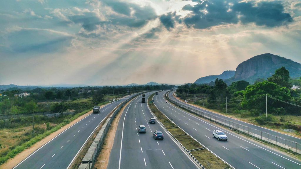 Infrapointers's tweet photo. Kaveri Expressway - Bengaluru Mysuru Expressway to be inaugurated by PM Modi on March 12th 2023. Some quick key facts #Bengaluru_Mysuru_Expressway #futureinfra #Expressway #GatiShakti https://t.co/R950WLgGOv