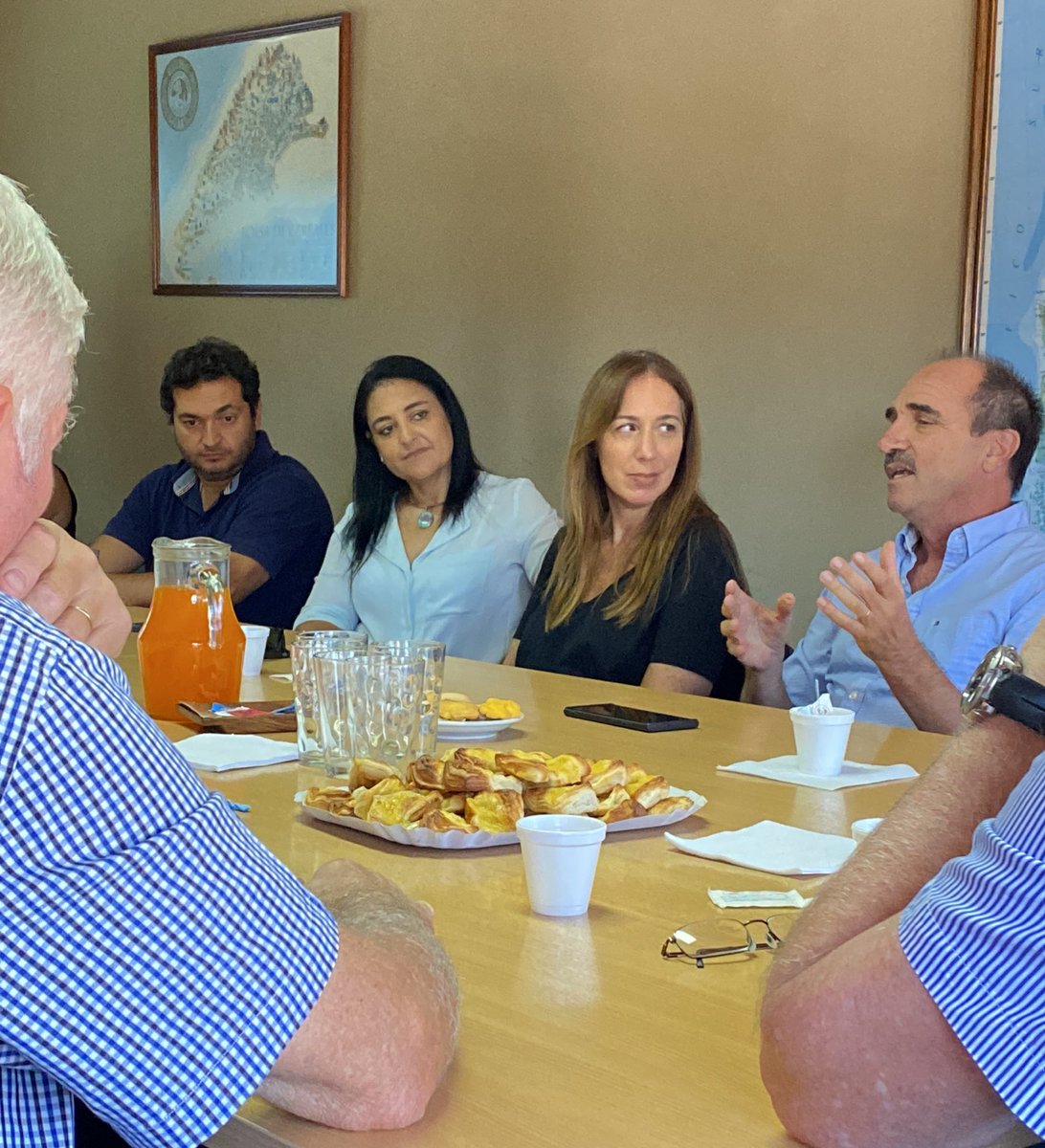 SoherElSukaria's tweet photo. Nos reunimos con  @FundacionFada para conversar sobre los nuevos desafíos que estamos dispuestos a afrontar para realizar un cambio real en la Argentina.
Gracias por su aporte de estudios estadísticos sobre el campo y la economía del país.  #RioIV #campo #economía https://t.co/nPUY0QOHcB