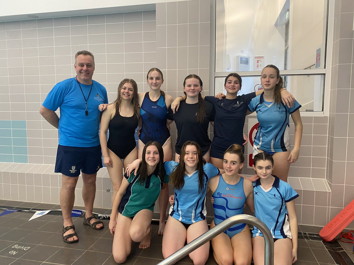U15 waterpolo players competing in North London this afternoon with our coach Mr Greenwood! Great games played by our students this afternoon! #youthwaterpolo #hardfought