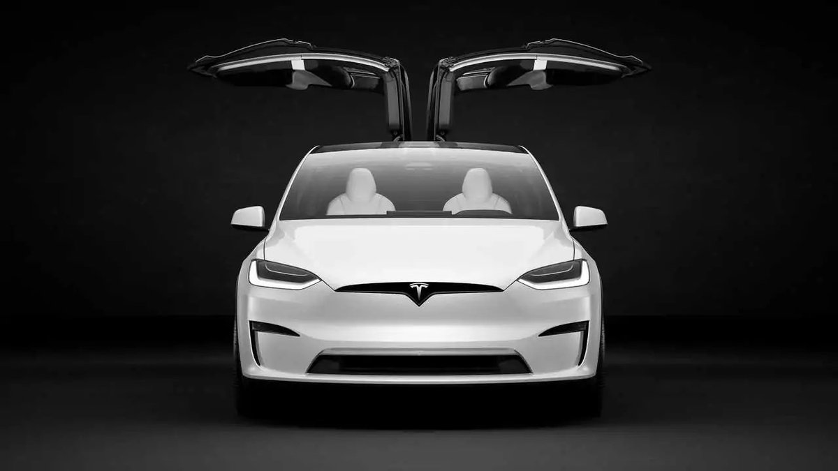 TheTeslaLife's tweet photo. Elon Musk has admitted the #ModelX was among #Tesla's many early missteps, but it lives on. Here's how Tesla planned those #FalconWing Doors https://t.co/8kiz4H8VDy https://t.co/ImUDGfiiOY