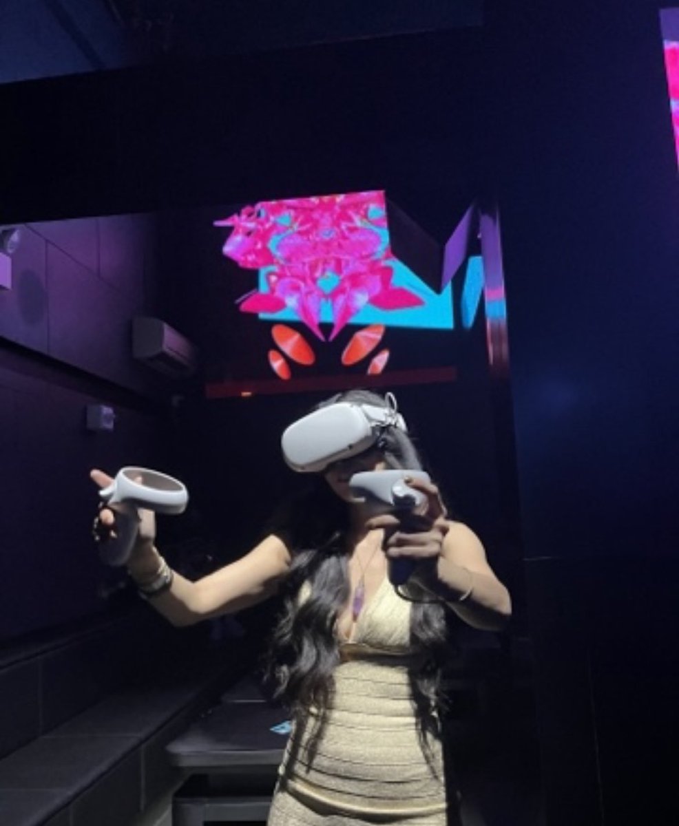 Creatress.Base.Eth🦋 📍San Diego (@creatressart) on Twitter photo GM 💗
Throwback to my performance at nebula nightclub during last years’ NFT NYC after party by <a href="/RadNFTV/">Rad TV</a> 🎉 photo by <a href="/isalartista/">Isa La Artista🦋✝️</a> 💗 Yesterday <a href="/goblingrlzwtf/">goblingrlzwtf 50% of secondaries going back to art</a> bought the sculpture I created that night for their vault! You can see a bit of what it looks like in this photo ✊🏽💗🦋 GM 💗
Throwback to my performance at nebula nightclub during last years’ NFT NYC after party by <a href="/RadNFTV/">Rad TV</a> 🎉 photo by <a href="/isalartista/">Isa La Artista🦋✝️</a> 💗 Yesterday <a href="/goblingrlzwtf/">goblingrlzwtf 50% of secondaries going back to art</a> bought the sculpture I created that night for their vault! You can see a bit of what it looks like in this photo ✊🏽💗🦋