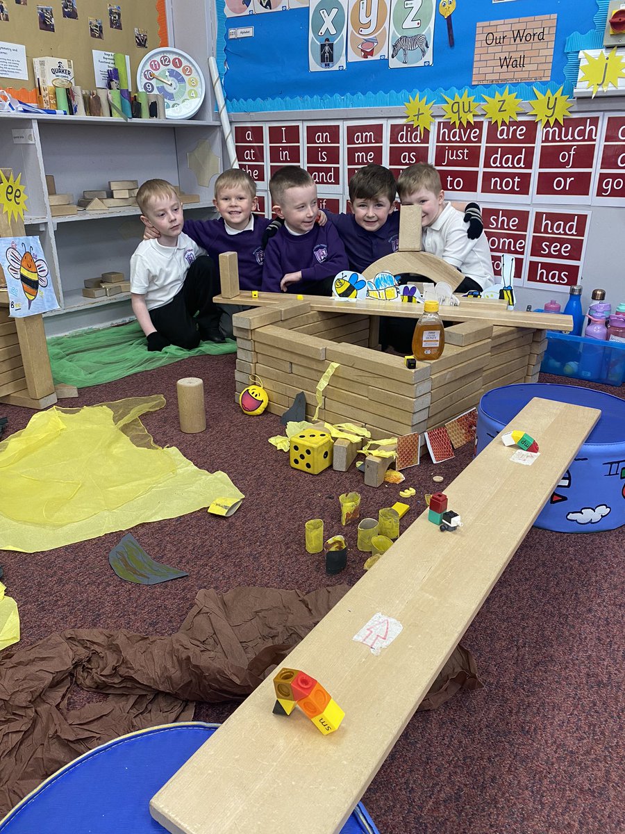 MrBlairBPS's tweet photo. π π βeeβ π π
This week we have been learned all about the βeeβ sound π
We have been learning all about bees and the work they do inside and outside the hive π π―
This group of bee keepers impressed me by creating their own beehive π
π π―
@FalkirkFroebel
#BPSPlay https://t.co/ecSHXIpv2U