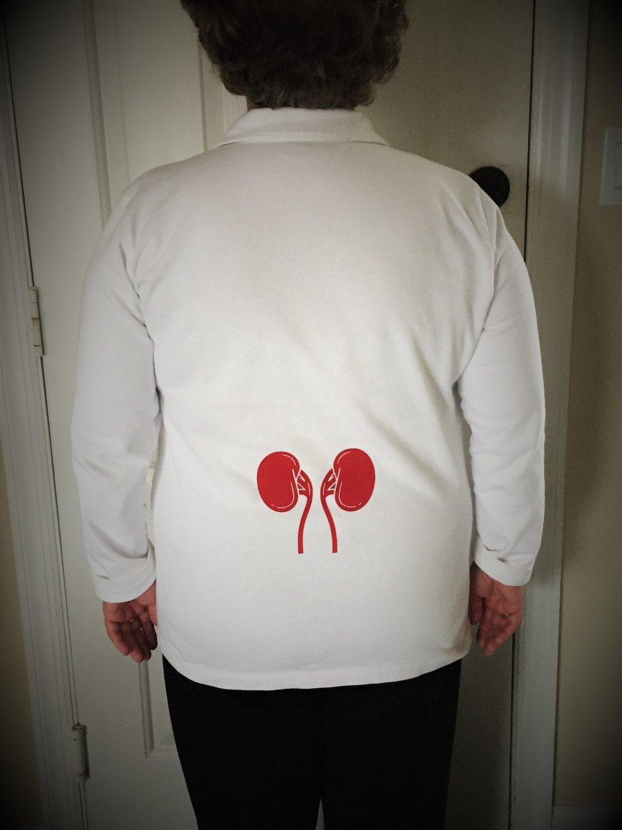 Is that who we think it is? Why it is! It's Dr. Filitsa Bender & her #kidneys ! Let's keep it up on #WorldKidneyDay and #sockittokidneydisease so everyone #ShowYourKidneys ! @PITTRenal @PittTweet @PittDeptofMed @UPMC @DCI_Dialysis @womeninnephro @nkf @worldkidneyday @ASNKidney