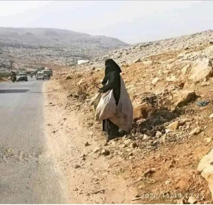 #أنثرو القمح على قمم الجبال حتى لا يقولو جاع طيرا في بلاد المسلمين .
مات الطير وجاعت الأمة يا #عمر 
لله المشتكى

هناك نساء في امتي تغني عن جيش
وهناك  اشباه رجال في امتي يحرم لهم العيش..

 وفي النهاية.. 
يموت من يحمي الوطن 
لـ يعيش من باع الوطن