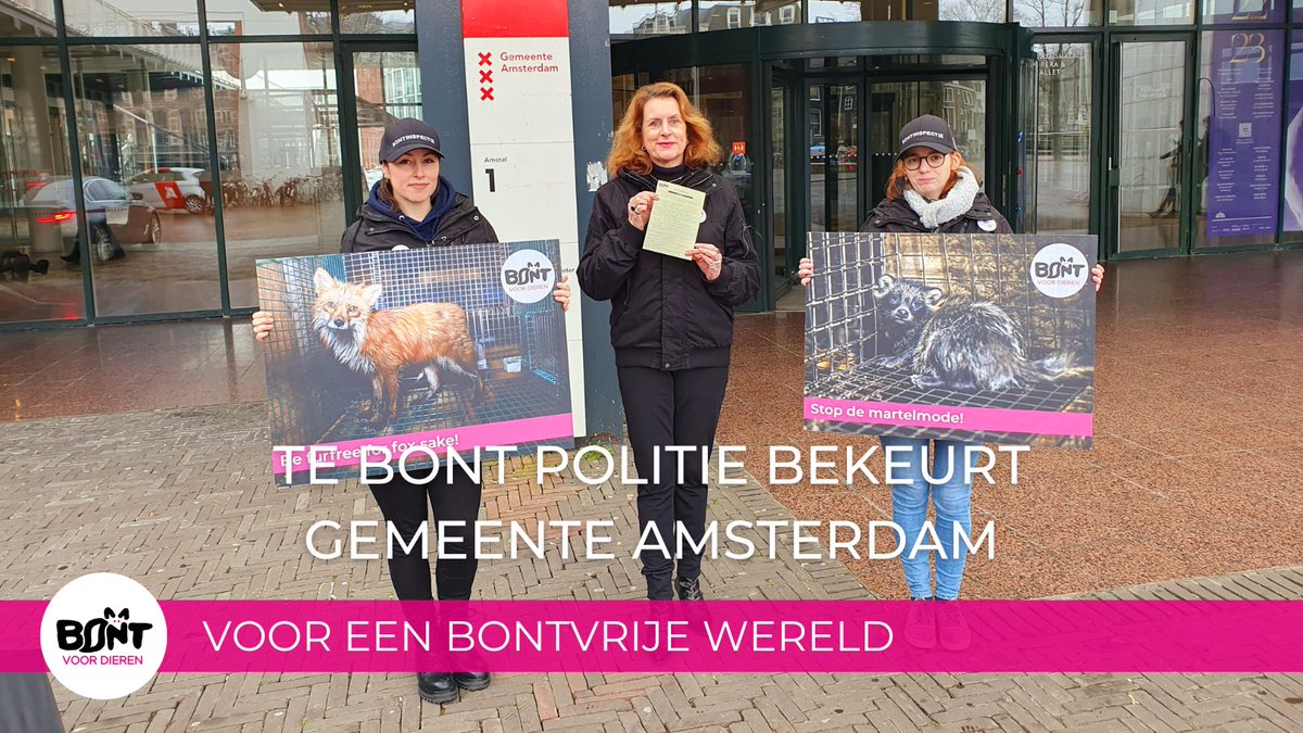 Een terechte bontbekeuring voor @AmsterdamNL Vanmiddag gingen we langs met een bekeuring voor de wethouder van Economische Zaken, omdat de gemeente deze week het verbod op de verkoop van bont op markten van tafel heeft geveegd. Daar zijn we het niet mee eens! @PvdDAmsterdam