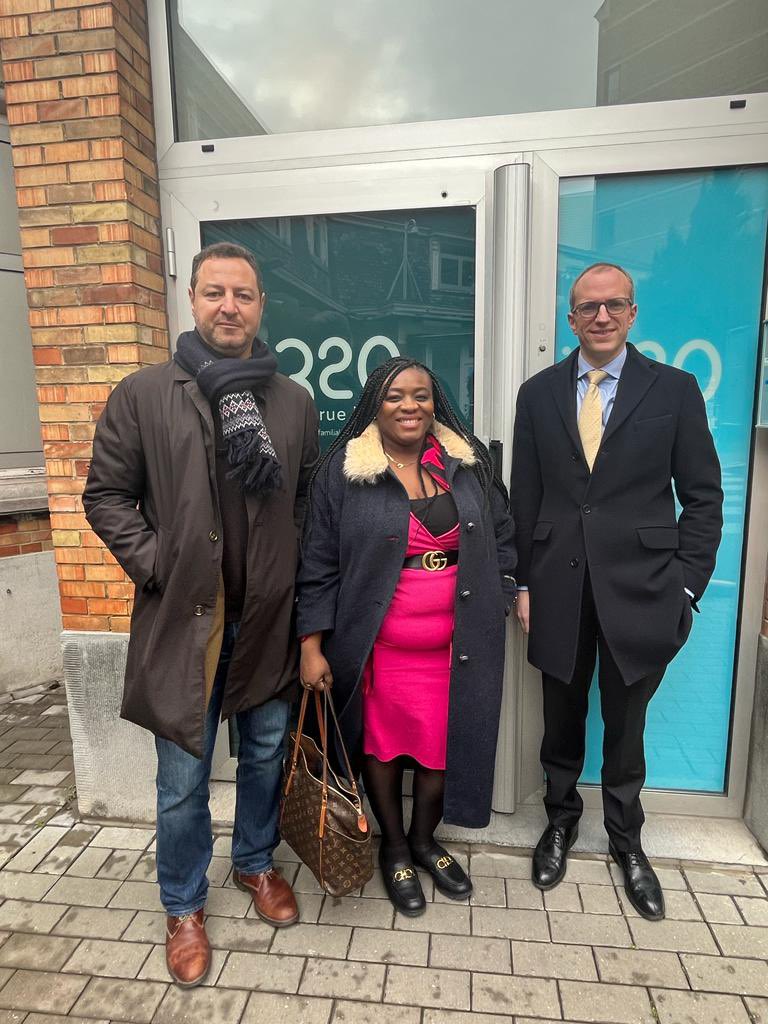 LydiaMutyebele's tweet photo. #SDDF - Jour 4 : visite de l’agrandissement du #CPVS du CHU Saint Pierre @Ouri_Mohamed &amp; Philippe Leroy. Ce nouvel espace permettra une prise en charge plus optimale des victimes. https://t.co/xII5QCF1N4