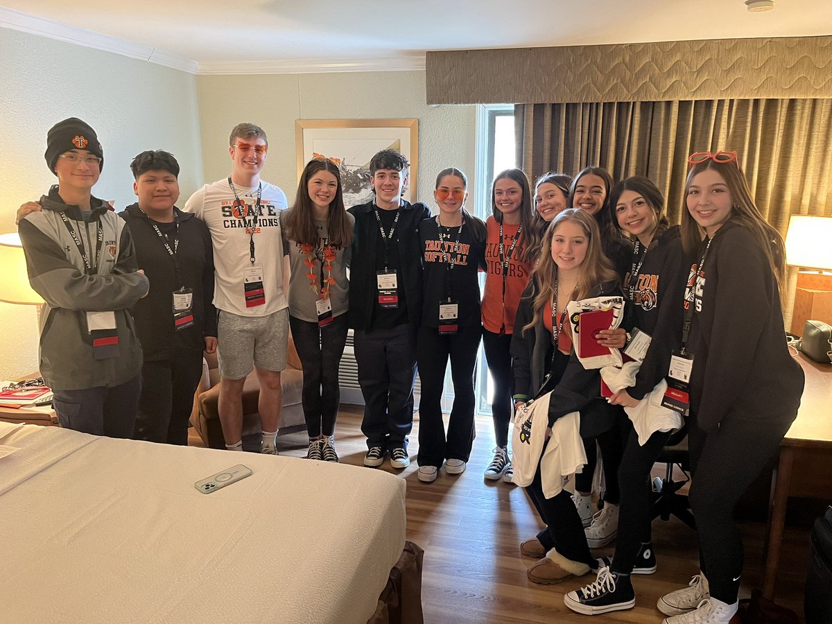 taunton high school commonwealth award winners peter moor &amp; sophie hoye are having so much fun with our council in hyannis at <a href="/MA_StuCo/">MASC (MA StuCo)</a>! 🐯
@tauntonhstigers <a href="/taunton_stuco/">Taunton High Student Council</a> <a href="/TauntonHS/">Taunton High School</a>