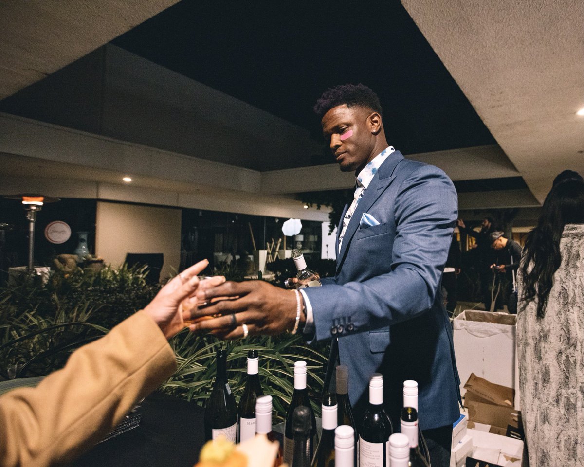 Pouring on a weekday like usual 🍷

Thewinemvp.com 

<a href="/TheWineMVP/">The Wine MVP</a>