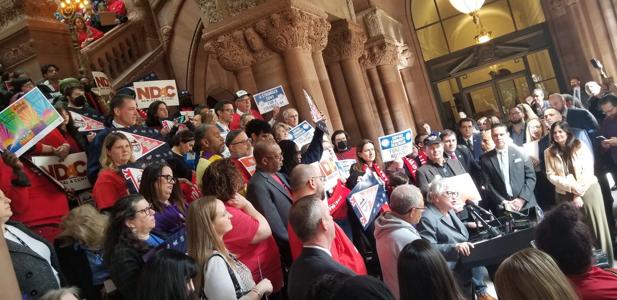 .@nysut supports a #NewDeal4HigherEd at the Capitol. Full house of proud @SUNY and @CUNY graduates rally on the million $ staircase @AndyPallotta @MelindaJPerson