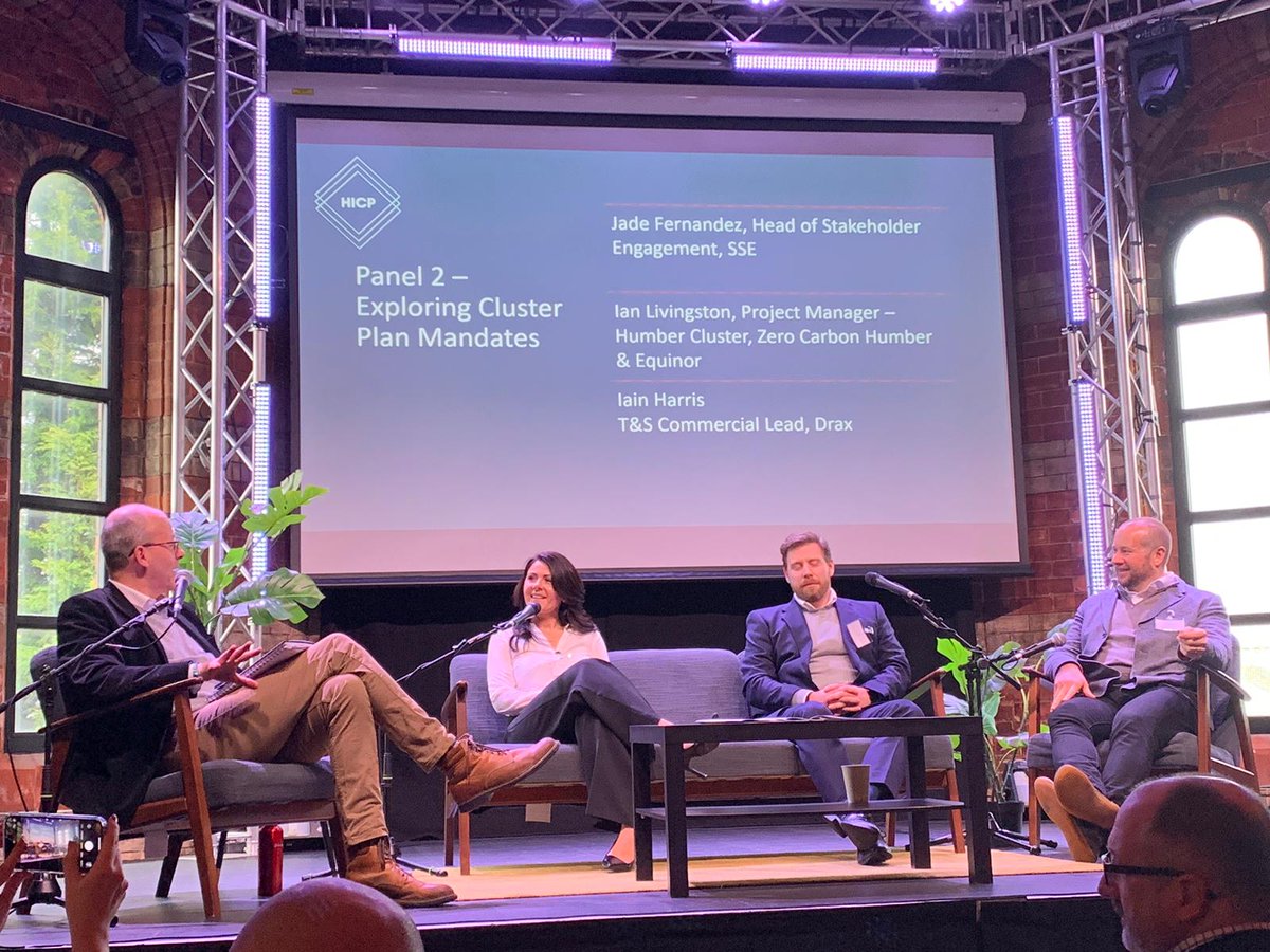 FutureHumber's tweet photo. At @DocksBeers for the launch of the @HumberPlan promoting the role that #industry has to play in #decarbonisation

Great to see and hear from @DraxGroup @Equinor @ssethermal @VPI_Power and @Phillips66UK 

Learn more about the plan at https://t.co/bQZ6uc8odA

#Humber #netzeo https://t.co/a8mg3mSSRM