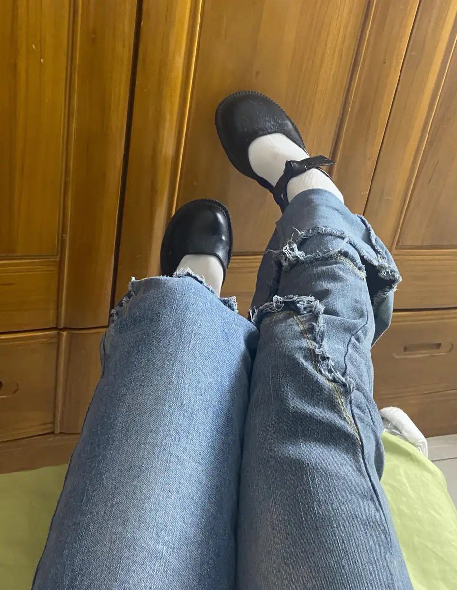 chanchanzka's tweet photo. 你们这群卑贱到骨头里的东西生来不就是当女人的垫脚石的吗？让女神踩着你们过更好的生活才是你们活着的意义 #ATM奴 #ATM打钱奴 #女性崇拜 #女s #工资奴 #无脑贡 #羞辱 #调教 #舔脚 #账单奴 #报销奴 #恋物癖 #匿名贡 #厕奴 #人形提款机 https://t.co/ScgAPQ7Glc