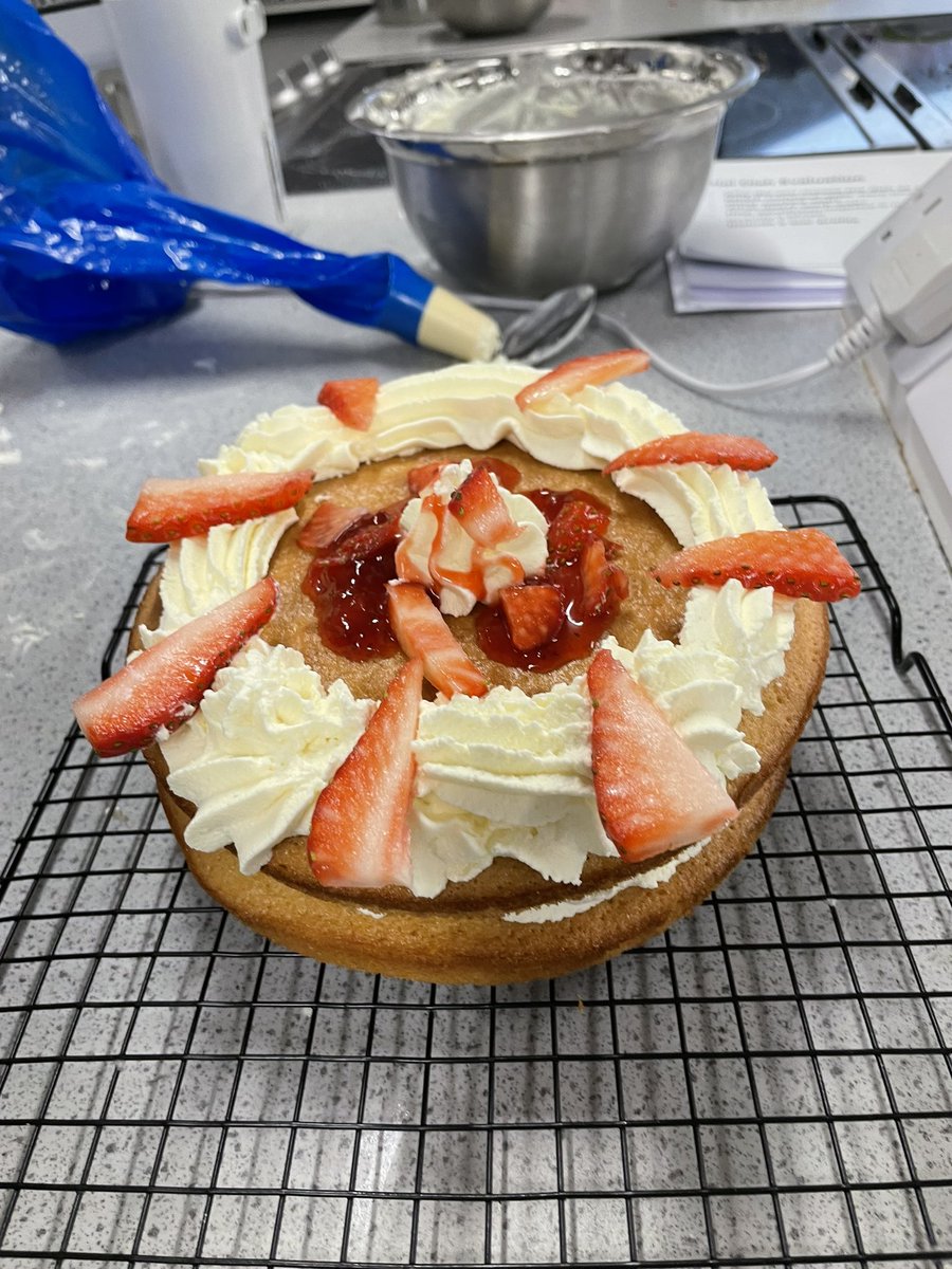 MrsK@HethersettFood tweet media