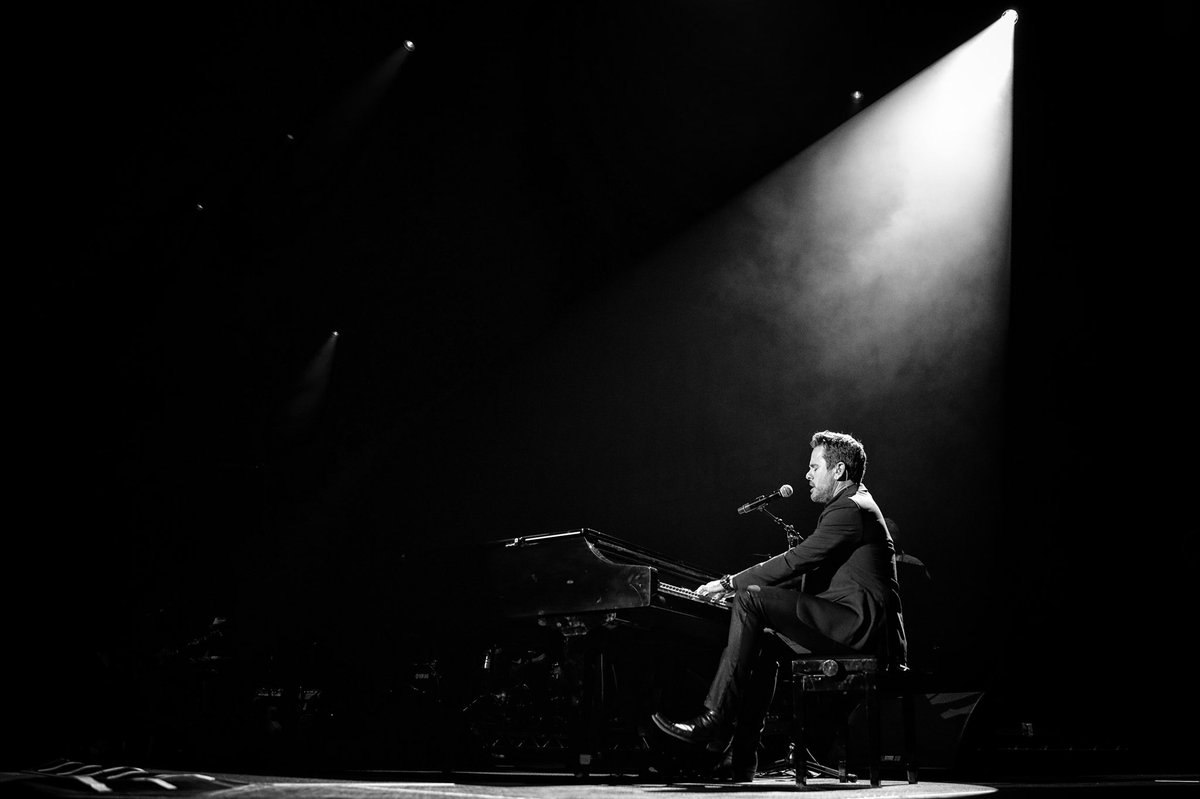 CharlesEsten's tweet photo. We loved every show, every song, every moment of our last U.K. tour. That’s why my @Nashville_ABC friends and I CANNOT WAIT to see you again this October!  And it looks like you just might feel the same way, because our pre-sale tickets sold out FAST. Get your tickets to the NASHVILLE U.K. Reunion Tour today at the LINK IN MY PROFILE!! #NashvilleReunionTour #Glasgow #Birmingham  #Manchester  #London #Cardiff 📸: @ChristieGoodwin