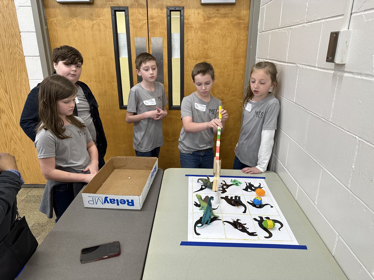 lee_shareka's tweet image. Our students are fully engaged in the E3 competition @AMSTI4all @TCBOE