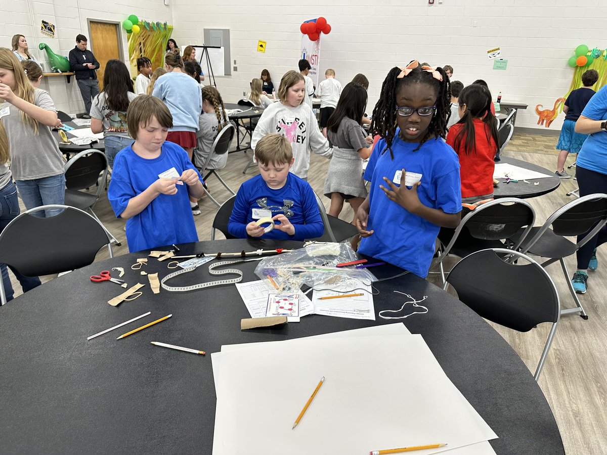 lee_shareka's tweet image. Our students are fully engaged in the E3 competition @AMSTI4all @TCBOE