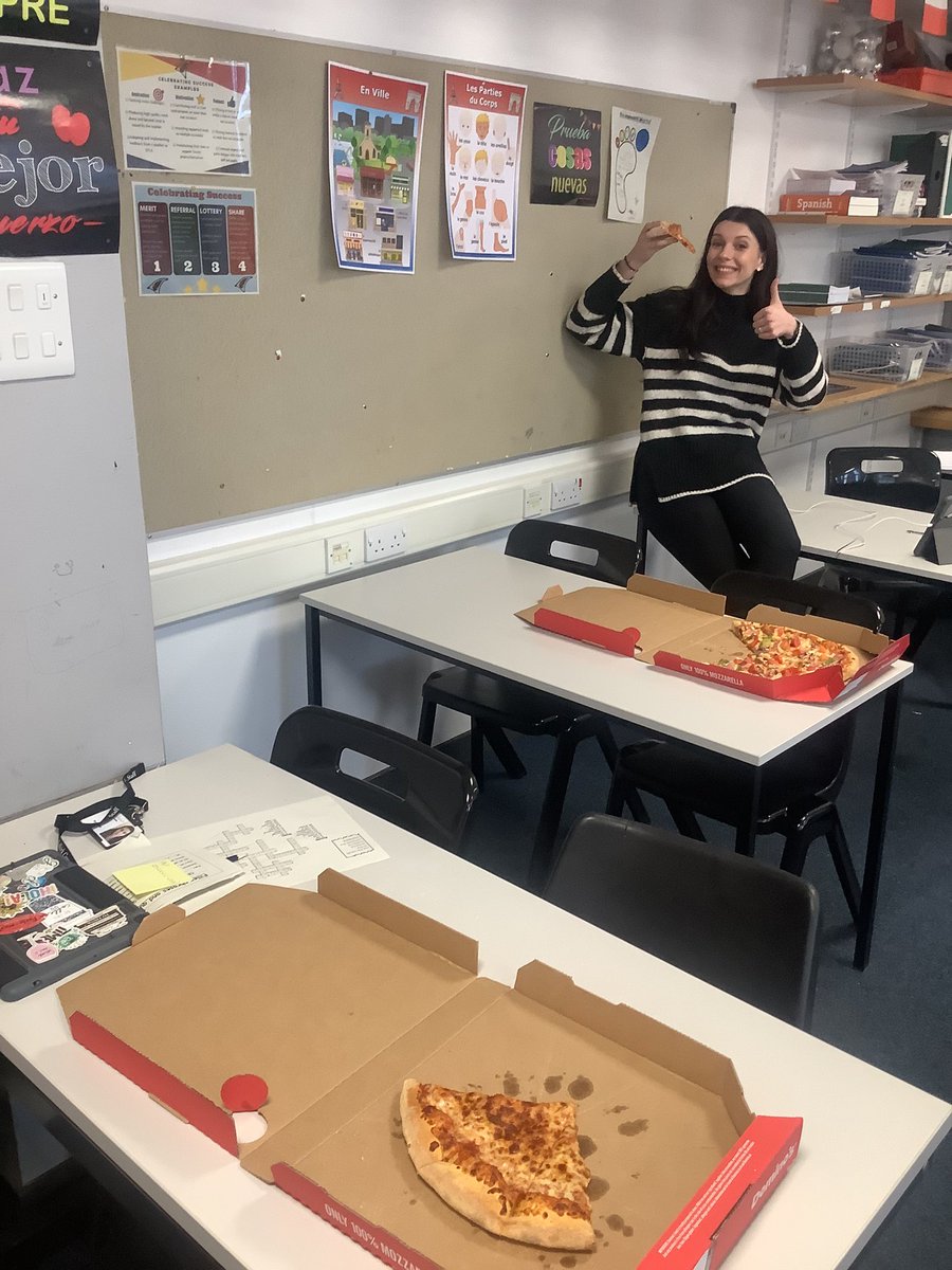Great to have pupils join us for Speaking Masterclass in preparation for next week’s Speaking exams. They really earned their pizza reward - and so did <a href="/MrsMoremfl/">MrsMoreMFL</a> ! 🇫🇷🇪🇸🍕
<a href="/Boness_Academy/">Bo'ness Academy</a> <a href="/MrsMurphyML/">Mrs Y Murphy</a>