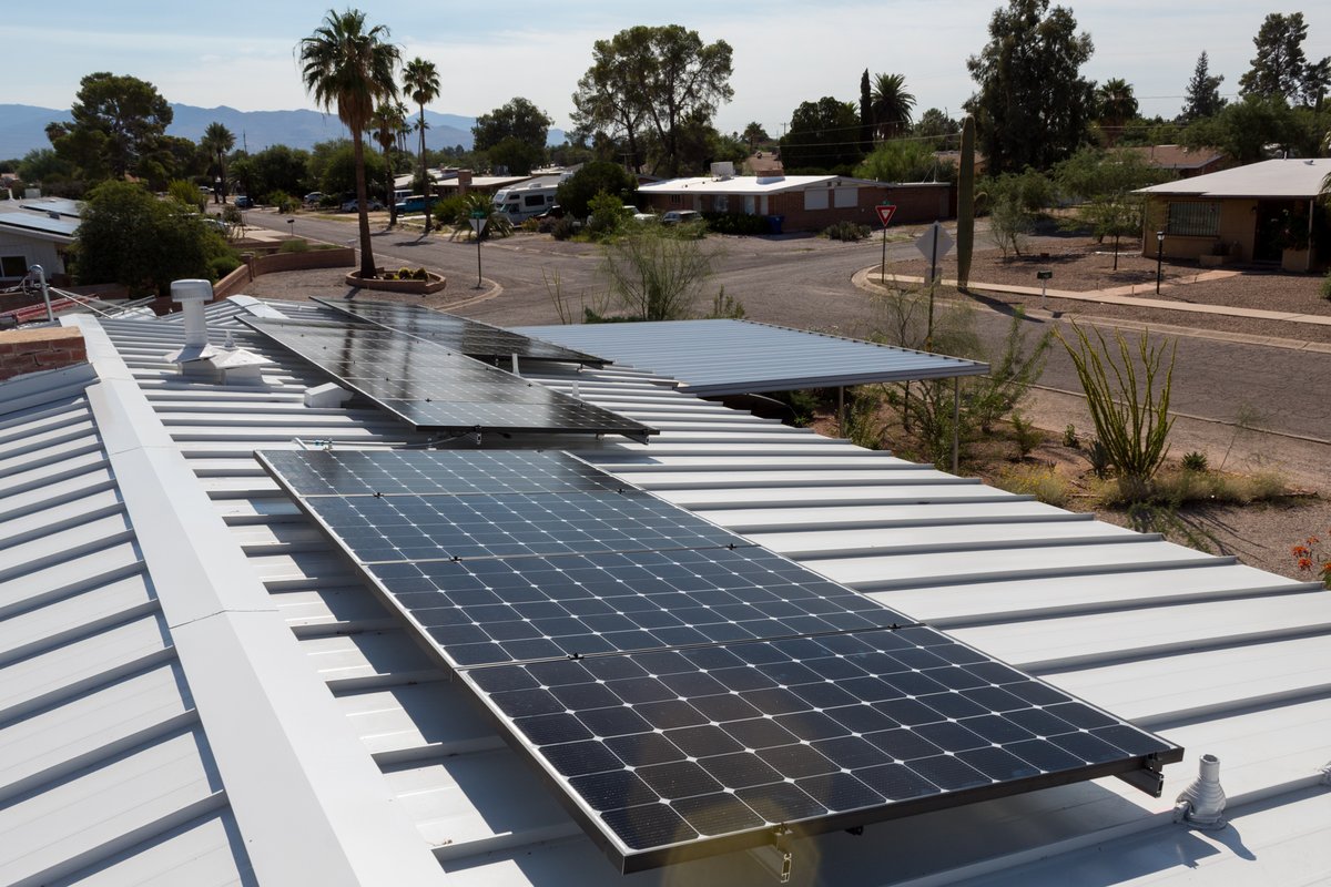 netzerosolar's tweet photo. Check out this 18-panel solar electric system we installed on a standing seam roof using attachments from S-5! and @EnphaseEnergy microinverters.
4,740 kWh of clean energy produced since October of last year!
#cleanenergy #cleaninstall https://t.co/37ZXlX0mCy