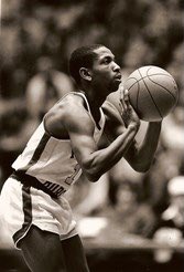 RandomMMadness's tweet image. Tony Hampton: Montana State
Appearance: 1986
#MarchMadness  #NCAAM #MontanaSt #BigSky