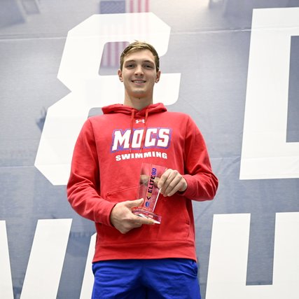 📚 4.0
 💻 computer science
 🏊‍♂️ @FSC_Swimming

Congratulations to Ludwig Mueller on winning the 2023 #Elite90 award for @NCAADII men’s swimming and diving!

#D2MSD