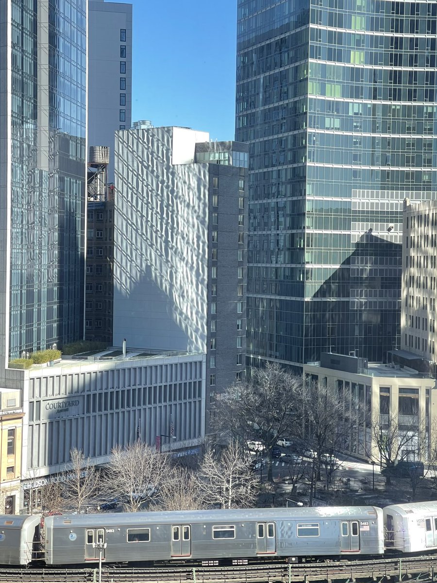 🌞GM and Happy Thursday Degends, Let's make the most of today and work towards our web3 goals.#ThursdayMotivation #NFT