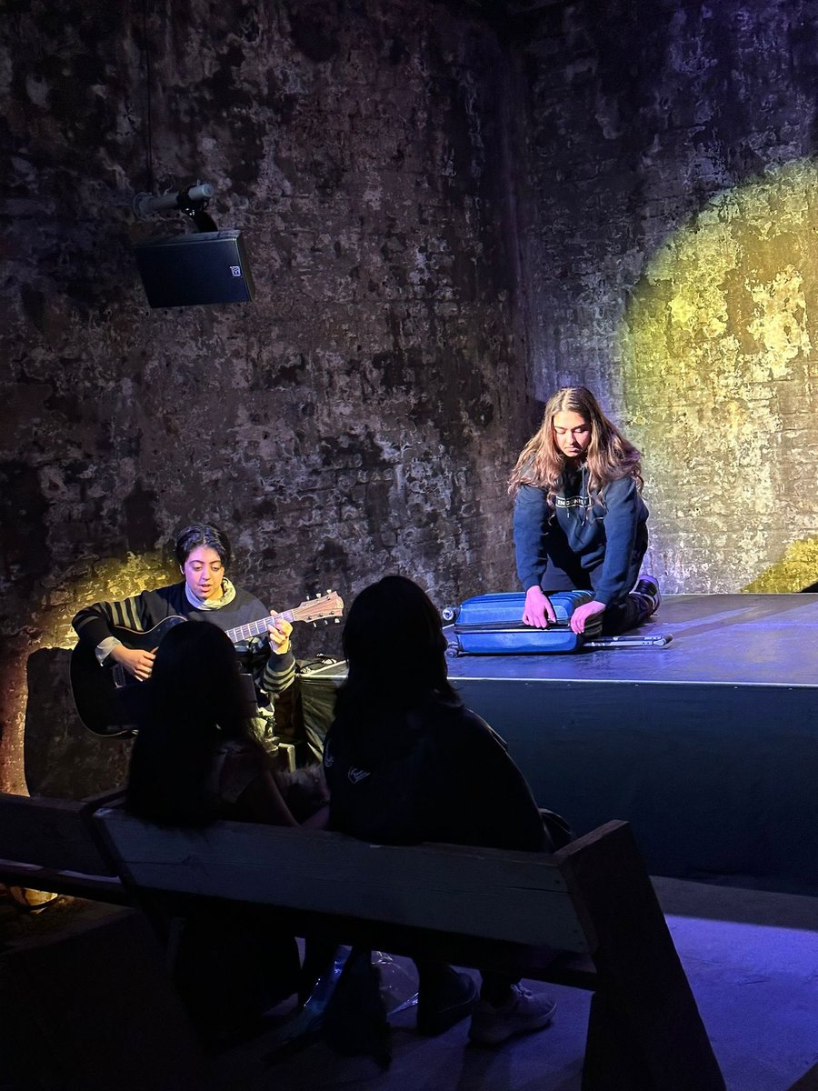 Some photos from last night’s performance! Thank you to everyone who came really hope you enjoyed the show :) 

2 shows left - make sure to grab a ticket / use an artist pass

🎟 vaultfestival.com/events/honour-…

#VAULTFestival #VAULTFestival2023 #LondonTheatre #NewWriting