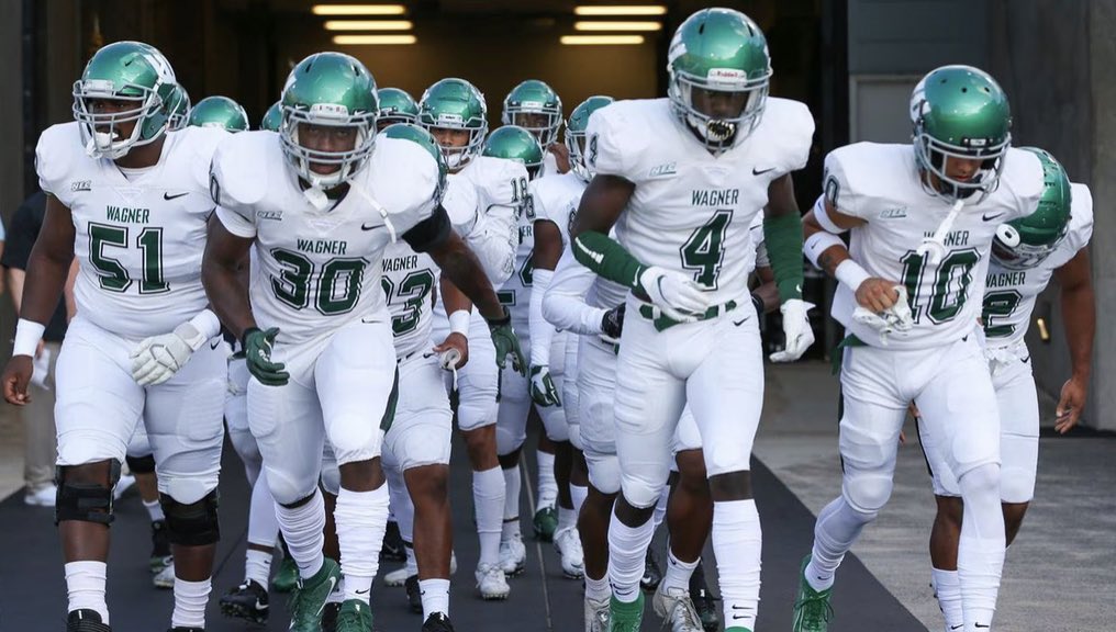 After a great conversation with @John_RockFB I’m blessed to say I’ve Received my first division one offer from Wagner College <a href="/AllenTrieu/">Allen Trieu</a> <a href="/DLHS_Football/">DETROIT LOYOLA FB</a> 💚 #7