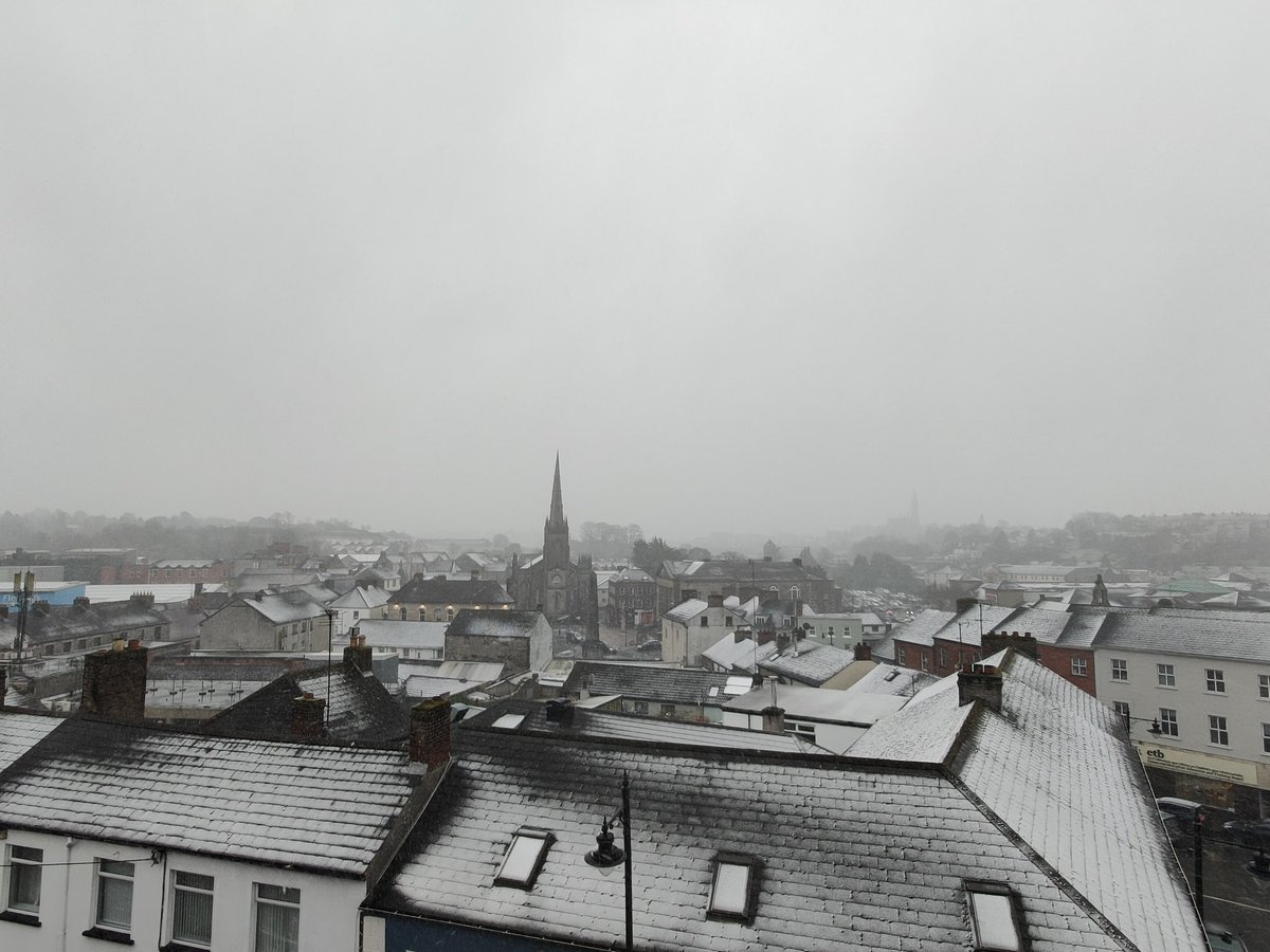 View from the roof of the Museum this evening.

Be careful everyone.

#weatherwarning #sneachta 

@MonaghanCoCo @CavMonETB @PPNMonaghan @age_county @MonaghanCounty