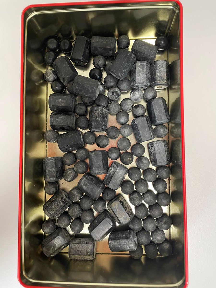 Bernoullistrasse : Spuren des Polizeieinsatzes an der traditionellen Demo am Frauentag !!!