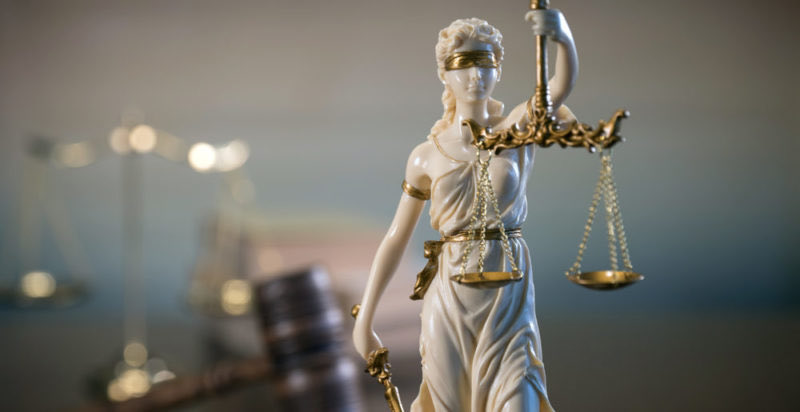 DERECHO ROMANO (3): EL DERECHO CLÁSICO. DERECHO JURISPRUDENCIAL.

El periodo del derecho jurisprudencial romano, tal y como adelanté en el hilo anterior, fue aquel que se caracterizó porque la ciencia del derecho quedó a merced del trabajo de los jurisconsultos o expertos en…