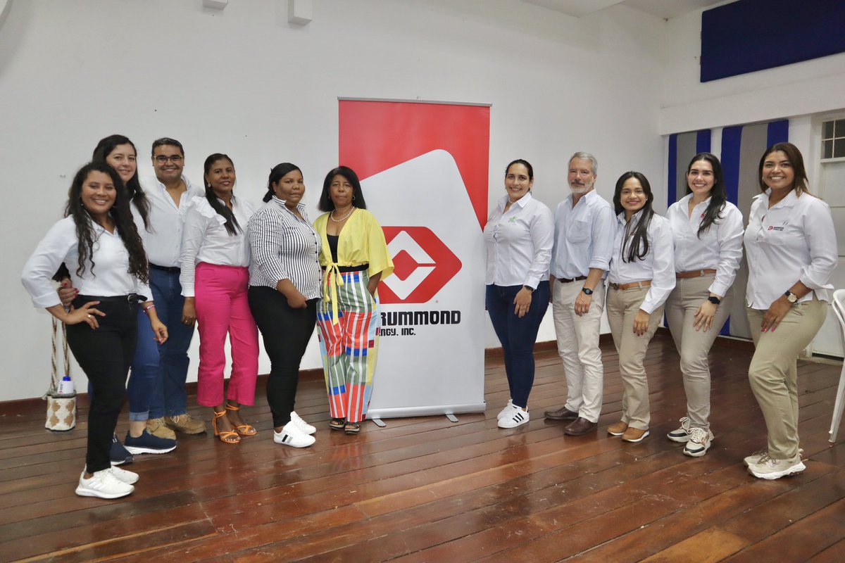 AlcaldiaLaJagua's tweet photo. 🟡⚪️🟢 La administración municipal, este miércoles 8 de marzo, acompañó  el desarrollo del conversatorio, “Importancia del liderazgo de la mujer rural en el desarrollo de comunidades sostenibles y en la adaptación al cambio climático”. @DrummondLtdCo 
#MujeresRurales https://t.co/mfSDHklbUv