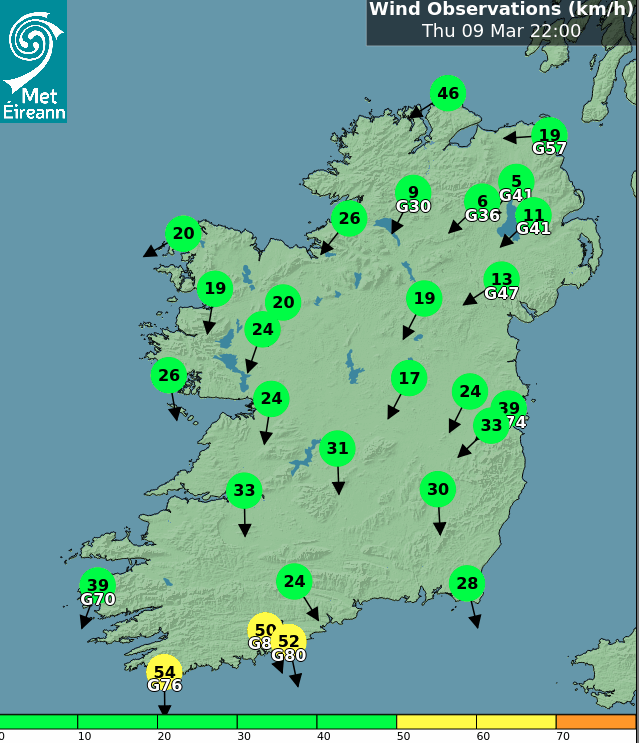 Strong winds will ease overnight &amp; rain, sleet and snow will clear, followed by frosty, icy conditions.  🌧️🌨️🌬️

📷Trees down in Portmarnock this evening. ⤵️