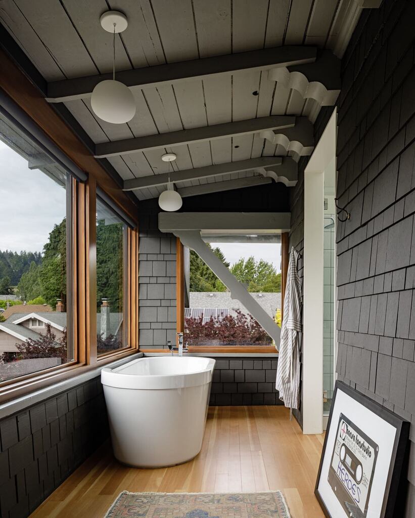 I’ve seen a lot of bathrooms after 20 years of photographing interiors, but this one was quite special. Photographed for <a href="/beebeskidmore/">beebeskidmore</a> in Portland, OR. Featured in <a href="/nytimes/">The New York Times</a> 

#coolbathroom #bathroom #interiordesign instagr.am/p/CplahqpPGJB/