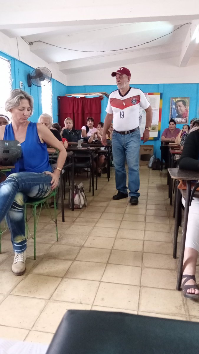 Creo en que #MejorEsPosible , cuando tenemos directivos y trabajadores con el compromiso y la disposición de quitarle a cada problema un pedacito y así formar integralmente a los educandos, así lo constatamos en la asamblea de trabajadores del SI Orlando Nodarse de Art.