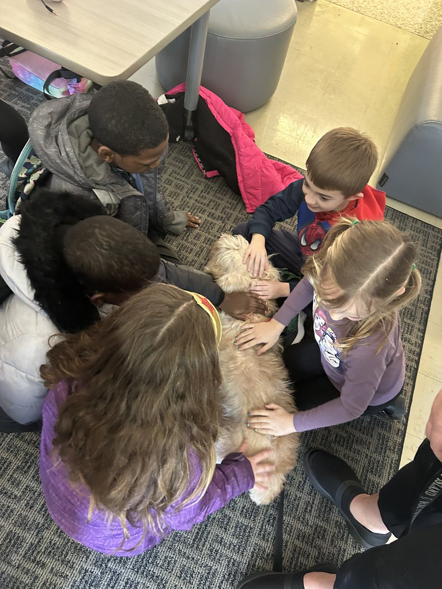 We love when <a href="/CharleneClorek/">Charlene</a> brings Hattie to visit!! Best way to end our day 😍 @MortonPRIDE