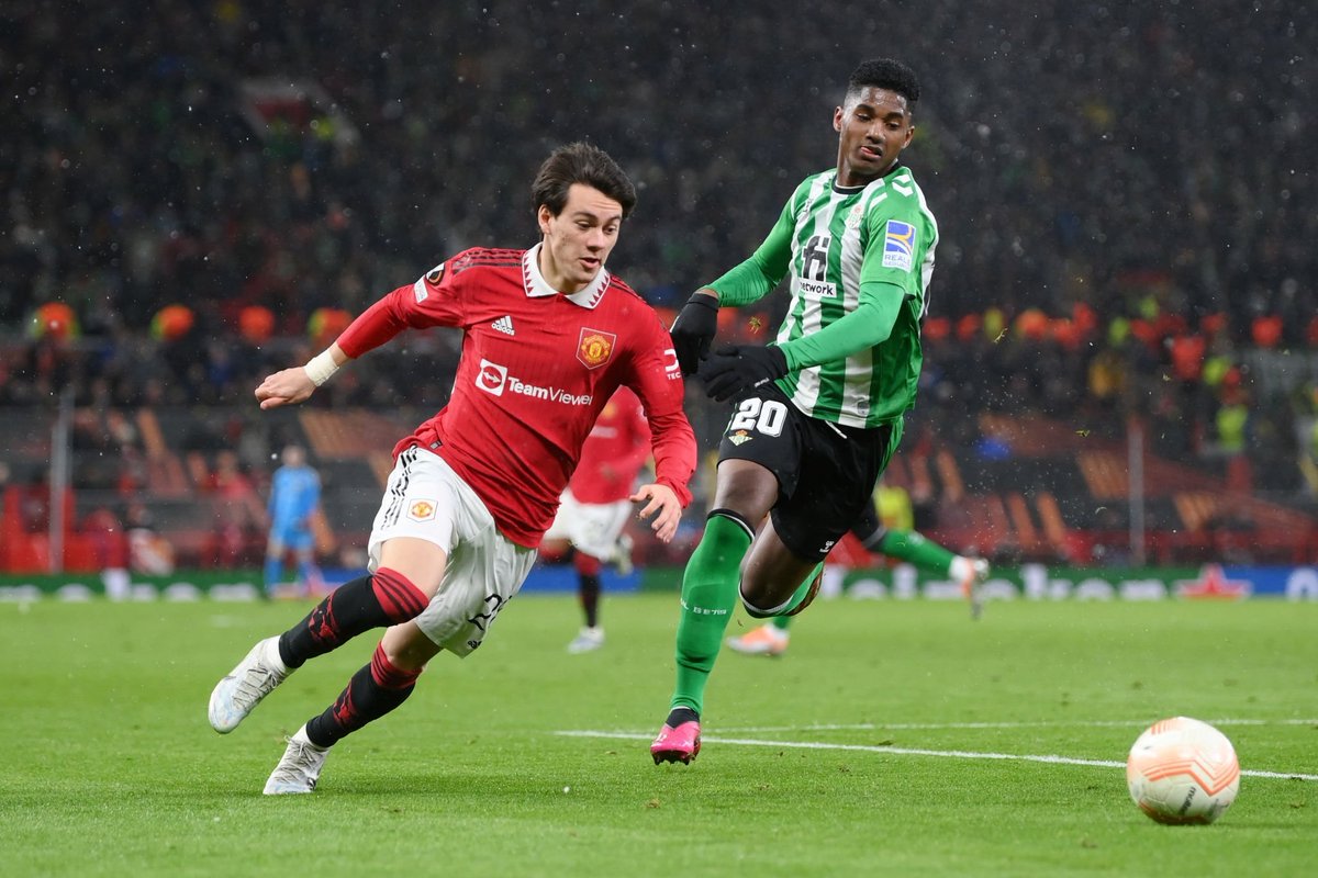 Officialdgims's tweet image. Facundo Pellistri is a Footballer I admire so much...no doubt he will fit into this Erik Ten Hag Team...Just need him to be patient with the boss...I&apos;m sure Pellistri and Garnacho will be starters soon...Well done to the boys tonight... Advantage UNITED!👉🏾🔰🔴