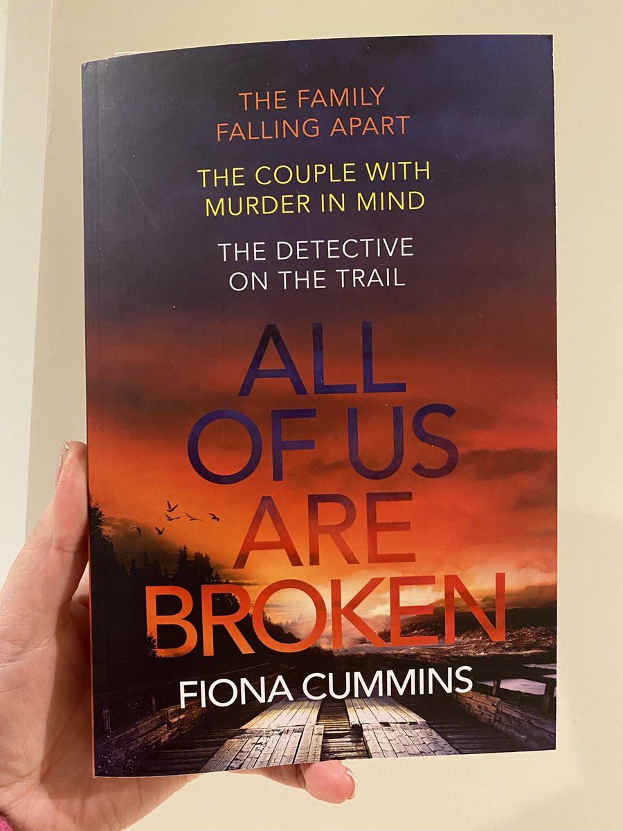 Next from the reading pile 😍 @FionaAnnCummins #AllOfUsAreBroken 📚
