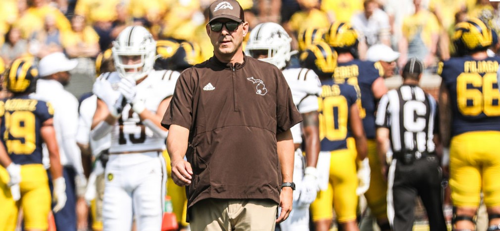 ValueInform's tweet photo. Green Bay Packers hire Tim Lester as Senior Analyst
https://t.co/BYL5fSttkH
----------------------------------
#packers #gbpackers #gopackgo #timlester #senioranalyst #greenbay #packersfan #packersfans #wmu #wmufootball #wmubroncos #broncosfootball #nfl #coach #timothylester https://t.co/pvmEKZJxsI