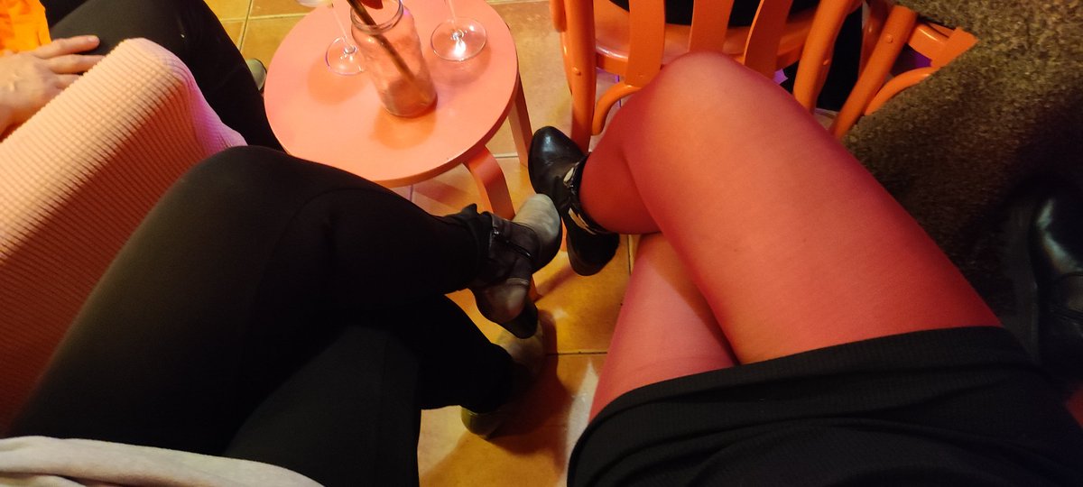 En un #Tapersex con <a href="/Karengargar/">Karengargar</a> 
Necesitamos Verse para compramos cositas.
622721920 Jenny
613041848 Karen