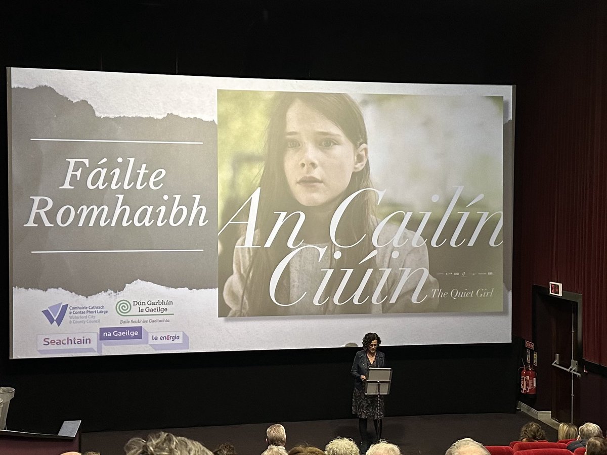 Lán a’ tí de mhuintir na nIar-Dhéise ag ⁦⁦<a href="/SGCDungarvan/">Movies @ Dungarvan</a>⁩ do thaispeáint ‘réamh-oscars’ den ⁦<a href="/quietgirlfilm/">An Cailín Ciúin / The Quiet Girl</a>⁩. Táimid go léir chomh bródúil as gach a bhfuil bainte amach agaibh. Go n-éirí an t-ádh libh ar an oíche.
Agus maith sibh ⁦<a href="/DGleGaeilge/">Dún Garbhán le Gaeilge</a>⁩
#AnCailínCiúin
