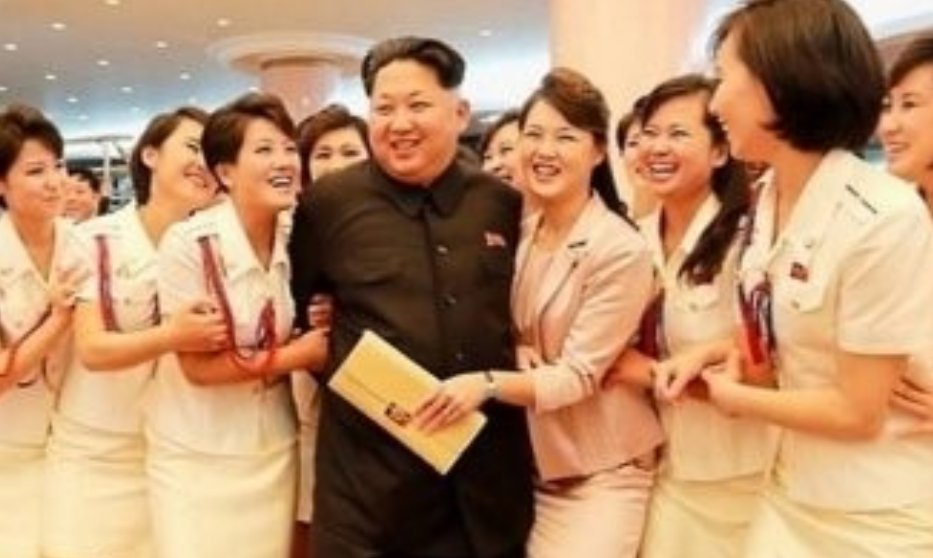 북한은 우리 대통령을 그냥 윤석열 이라고 부르는데.
우리나라 언론들은 왜 꼬박 꼬박 김정은위원장 이라고 부르는가.
앞으론 걍 정은이라 부르거라.
국민들 쪽팔려서 살겠냐!!!