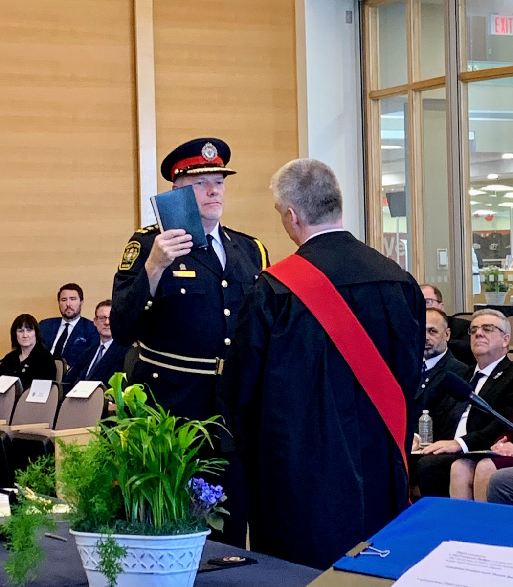 SouthSimcoePS's tweet photo. Please join us in congratulating the new Chief of the South Simcoe Police Service John Van Dyke!
The official swearing in ceremony for Chief Van Dyke was held this afternoon at a packed Innisfil Town Hall. #Congratulations #SSPSFamily https://t.co/2fJ3mhJQk9