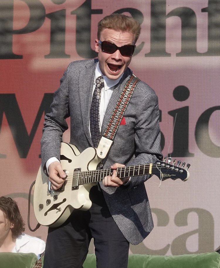 hourly black midi on Twitter "submission by /sillygreep"