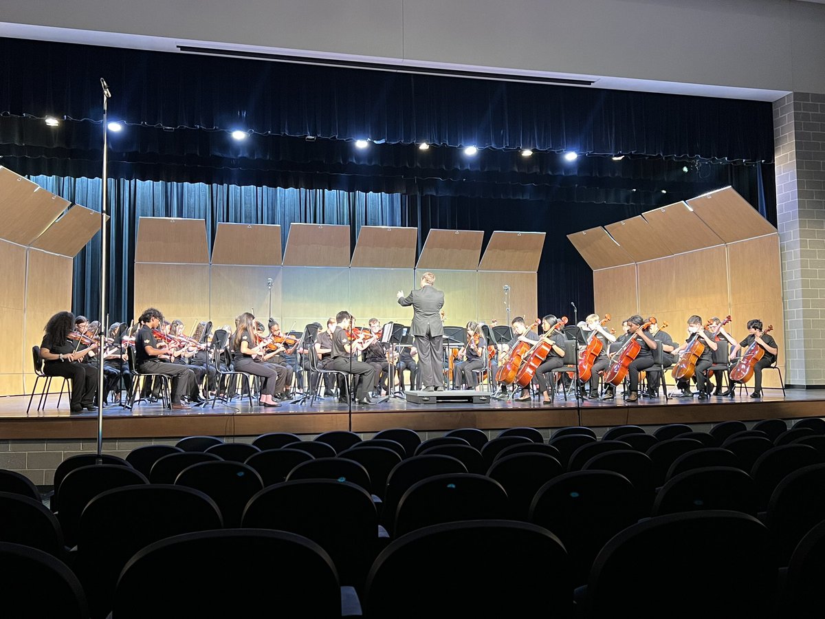 Bravo, 8th grade Orchestra! Outstanding performance at LGPE!@CobbSchools <a href="/HTMSCobb/">Hightower Trail MS</a>