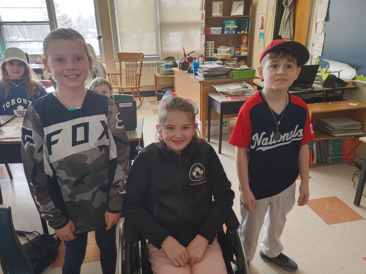 msjcorey's tweet photo. Jersey day is always a hit @Oldfield_Osprey https://t.co/d9LlIt6Okc