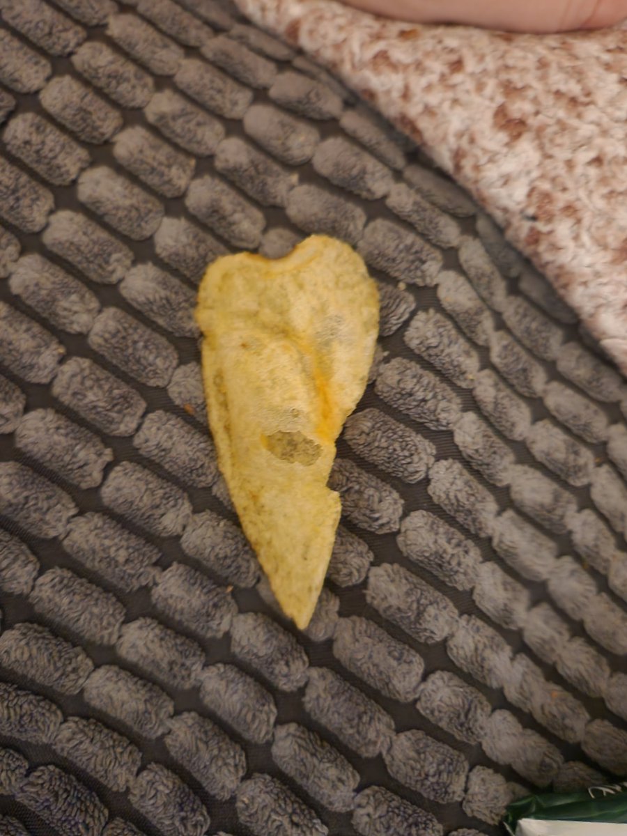PeachAndPumpkin's tweet photo. @walkers_crisps #lovefromwalkers https://t.co/Zjj2vh57cH