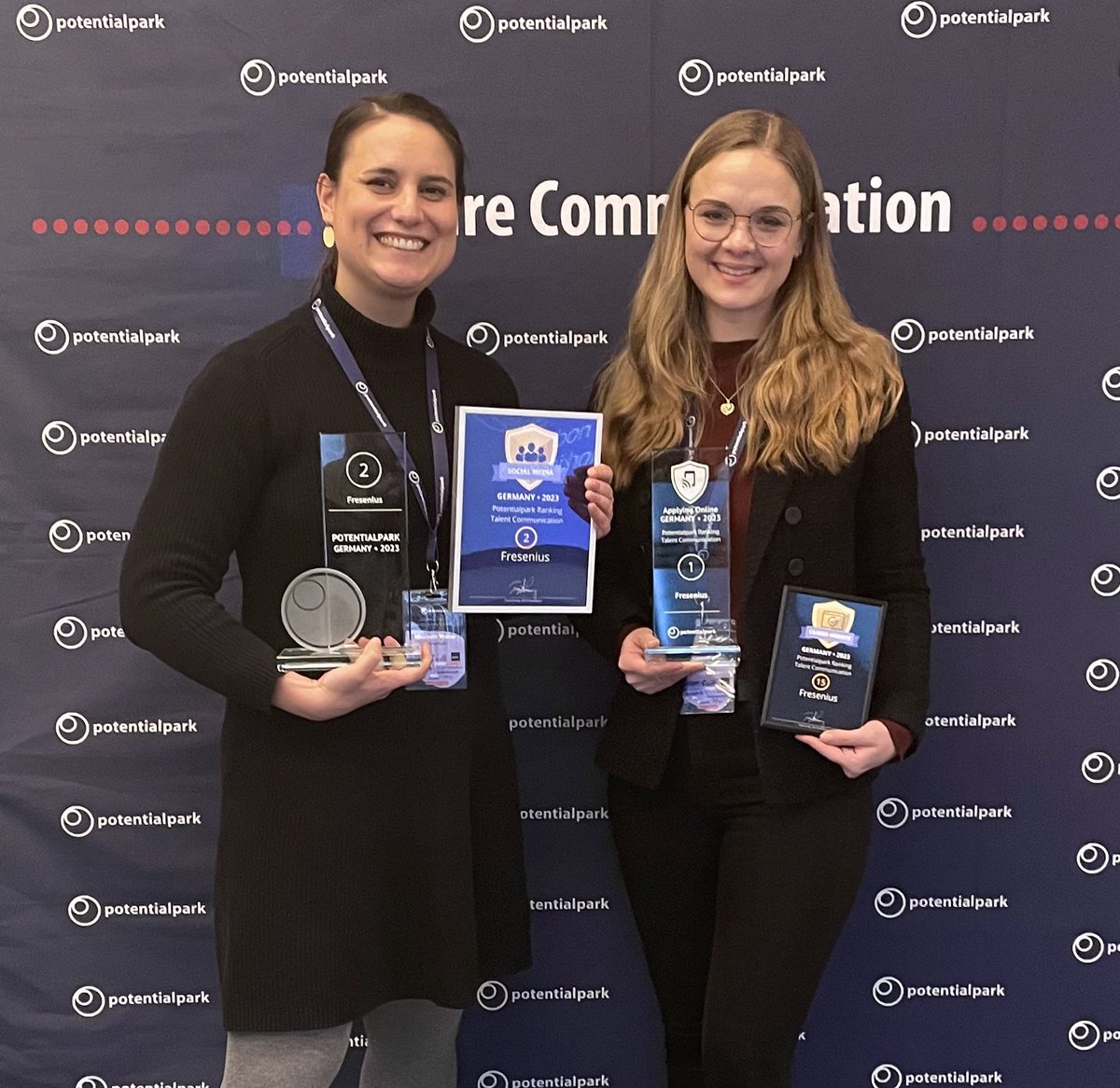 Fresenius_Jobs's tweet image. Wir freuen uns riesig über 5 Awards 🏅 für unsere digitale Talente-Kommunikation im @PotentialparkAB -Ranking 2023! Vielen Dank an unsere tollen Teams, die diesen Erfolg möglich gemacht haben &amp;amp; Kudos an alle weiteren Firmen, die heute ausgezeichnet wurden. 👏

#TalentCommSummit