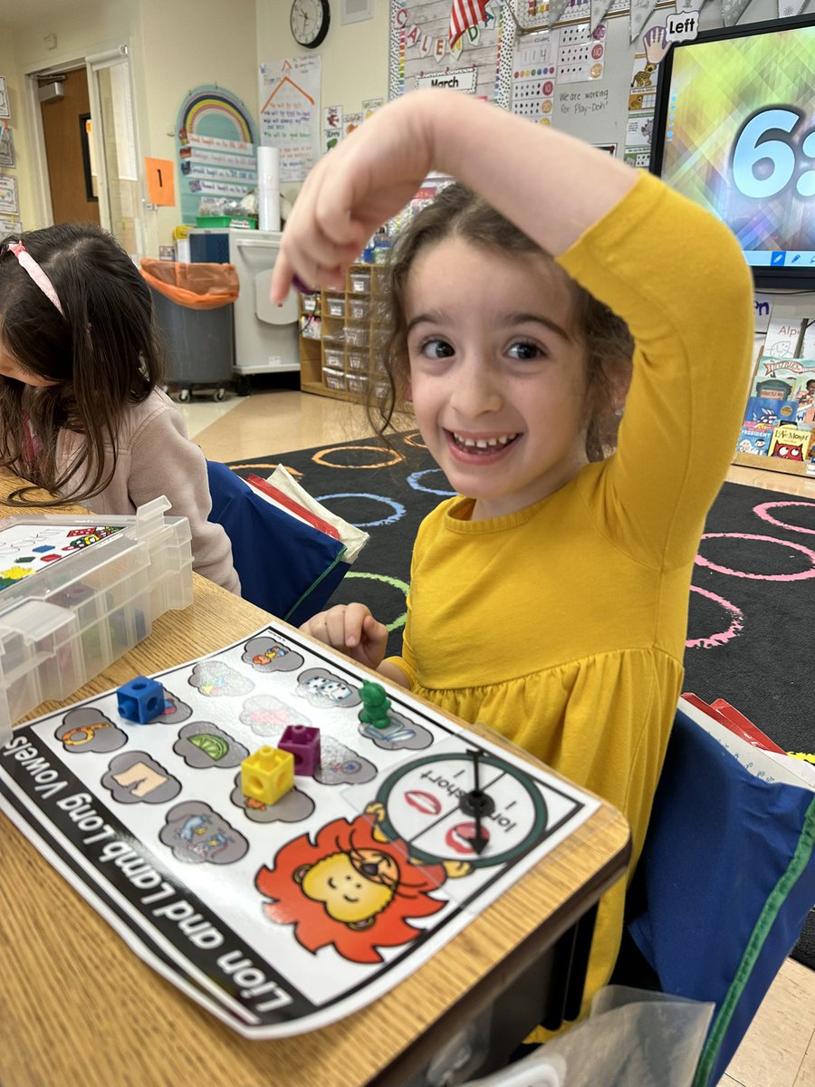 Ms. Malatestinic (@msmalatestinic) on Twitter photo Riding our words like a rollercoaster so we can pause on the vowel, match our mouths, and differentiate between the long and short sounds! #ewlearns <a href="/NorthSideEW/">North Side School</a> Riding our words like a rollercoaster so we can pause on the vowel, match our mouths, and differentiate between the long and short sounds! #ewlearns <a href="/NorthSideEW/">North Side School</a>
