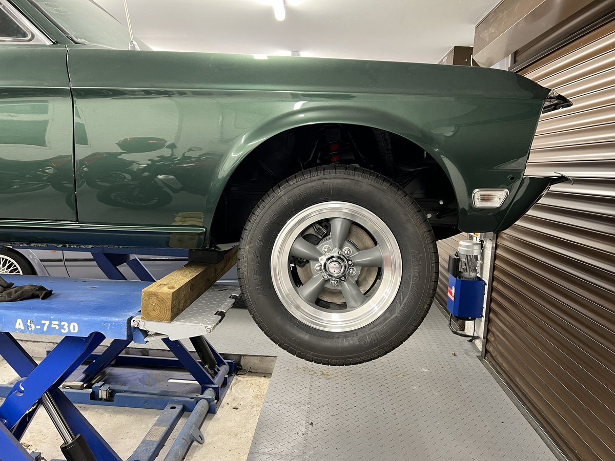 JesseCrosse's tweet photo. Been gagging to test fit this Torq Thrust wheel for a couple of months. Big improvement over the keep-it-off-the-ground number. #Ford #Mustang #GT390 @AmericanRacing https://t.co/1iTdRFGsXv