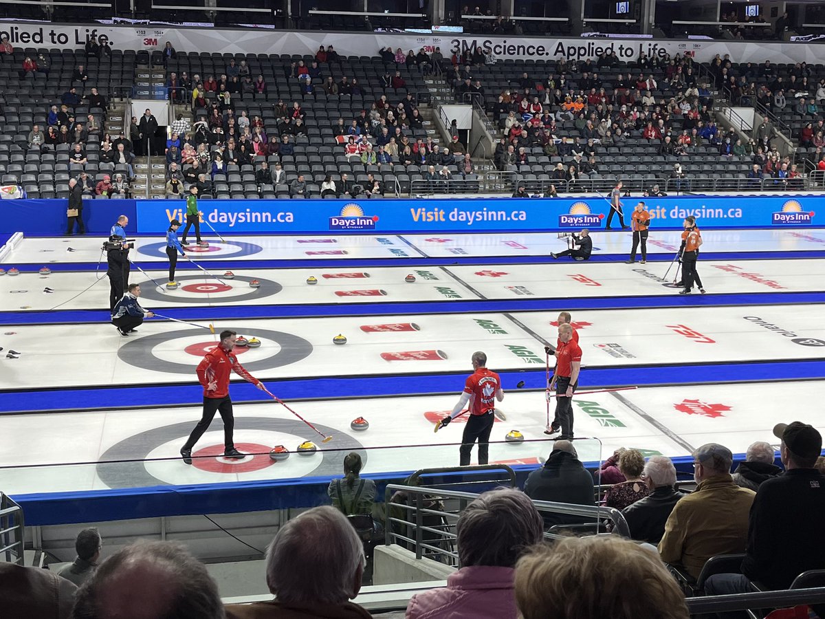 StSebSharks's tweet photo. Brier field trip! On the big screen, mascot visit and famous curlers! Amazing day! https://t.co/eCwUGcftaU